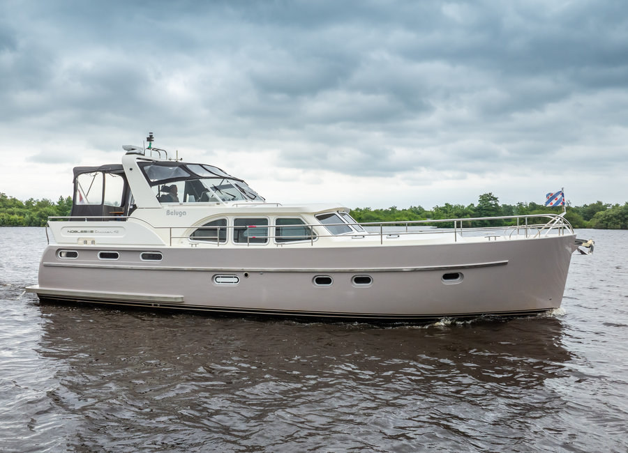 Beluga NoblesseCruiser 42 von Steuerbord gesehen
